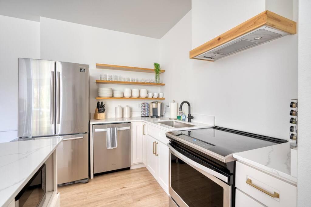 Stay Portland - Private Floor in Magazine Worthy Humboldt Apt Bldg