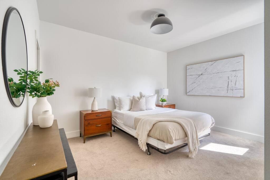 Stay Portland - Private Floor in Magazine Worthy Humboldt Apt Bldg