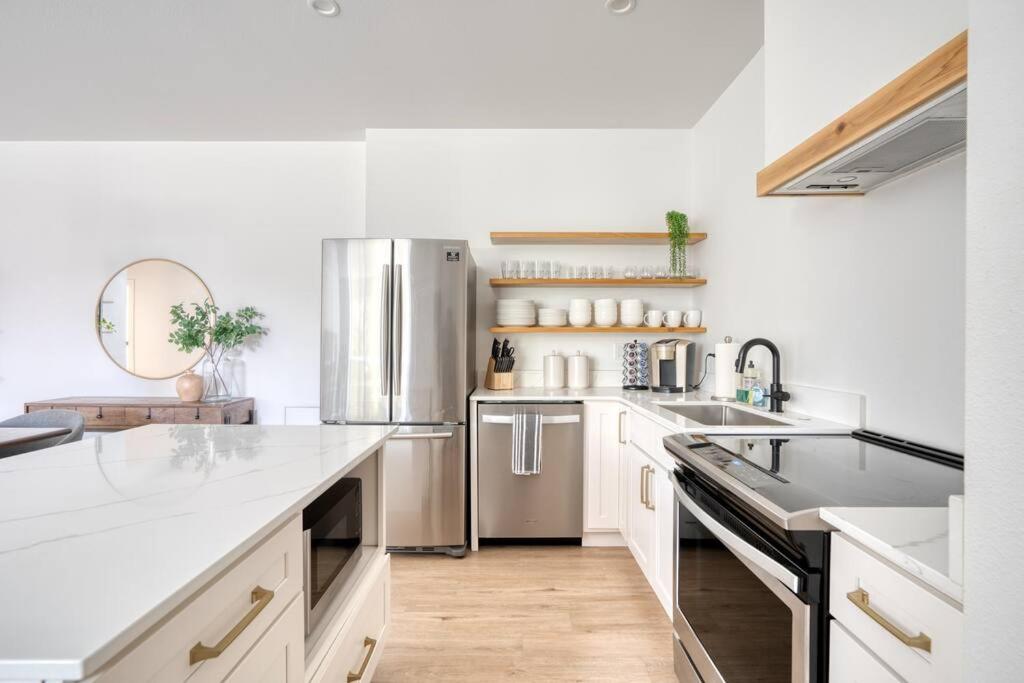 Stay Portland - Private Floor in Magazine Worthy Humboldt Apt Bldg