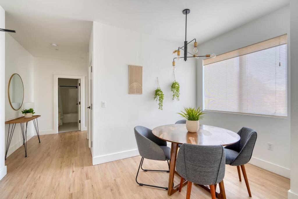Stay Portland - Private Floor in Magazine Worthy Humboldt Apt Bldg
