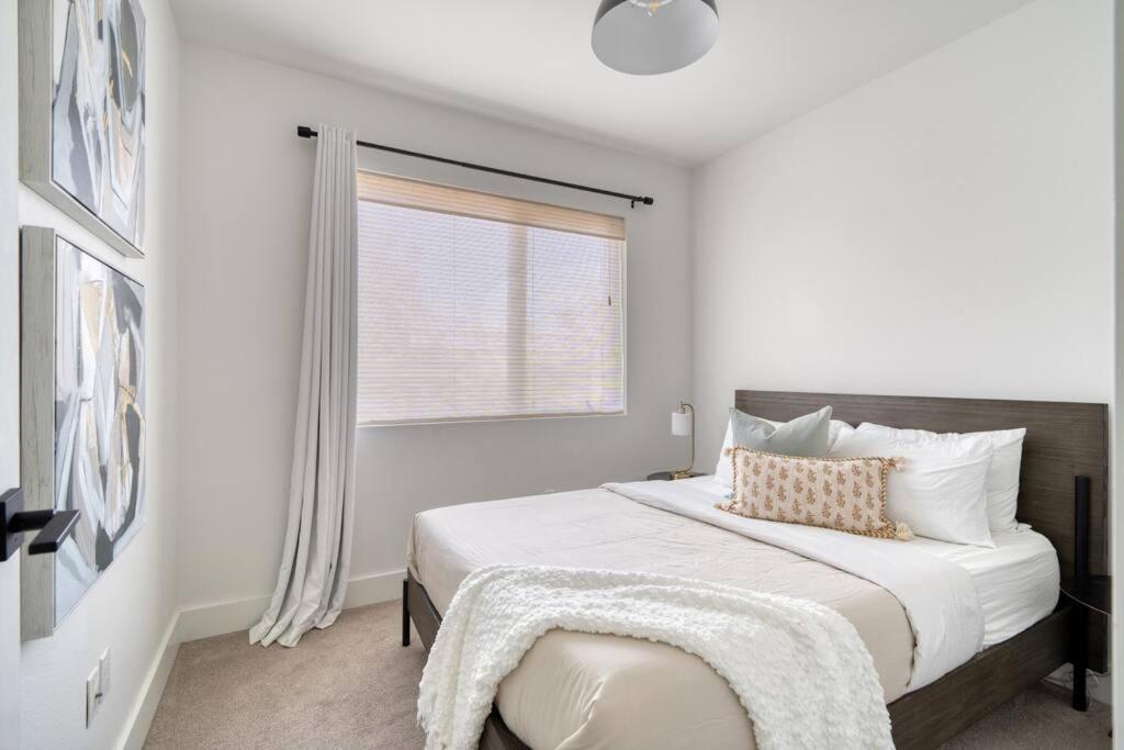 Stay Portland - Private Floor in Magazine Worthy Humboldt Apt Bldg