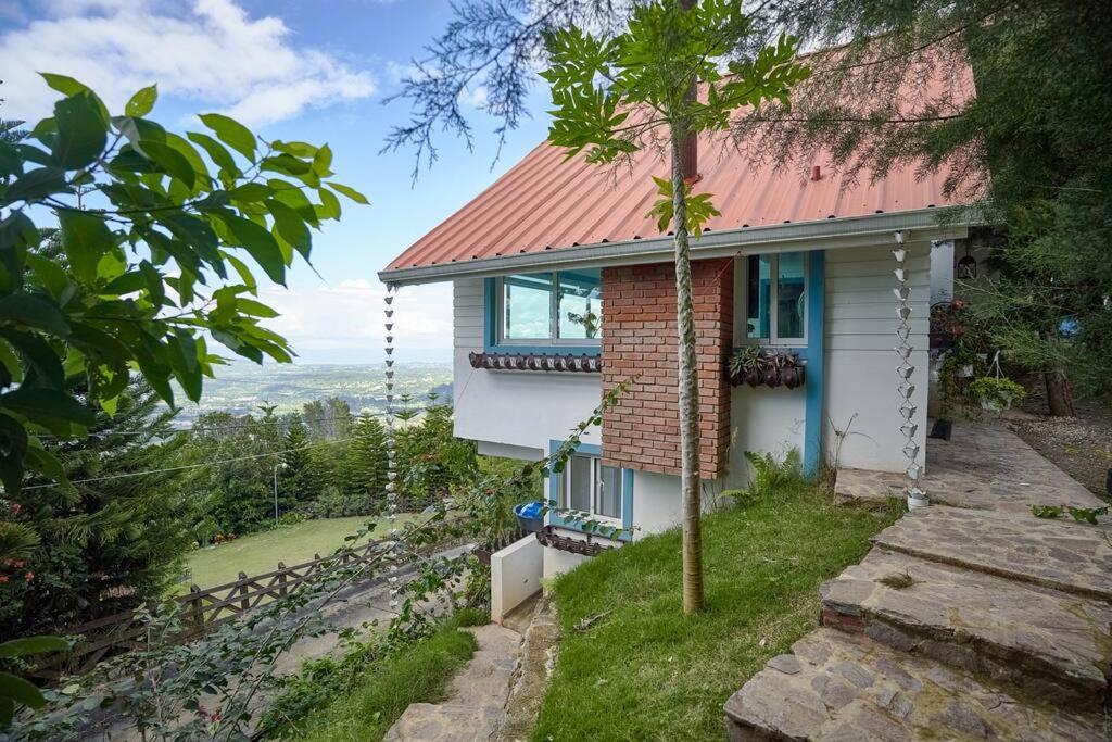New-CasitaDeLasFlores-View-Wifi-Jacuzzi-Jarabacoa