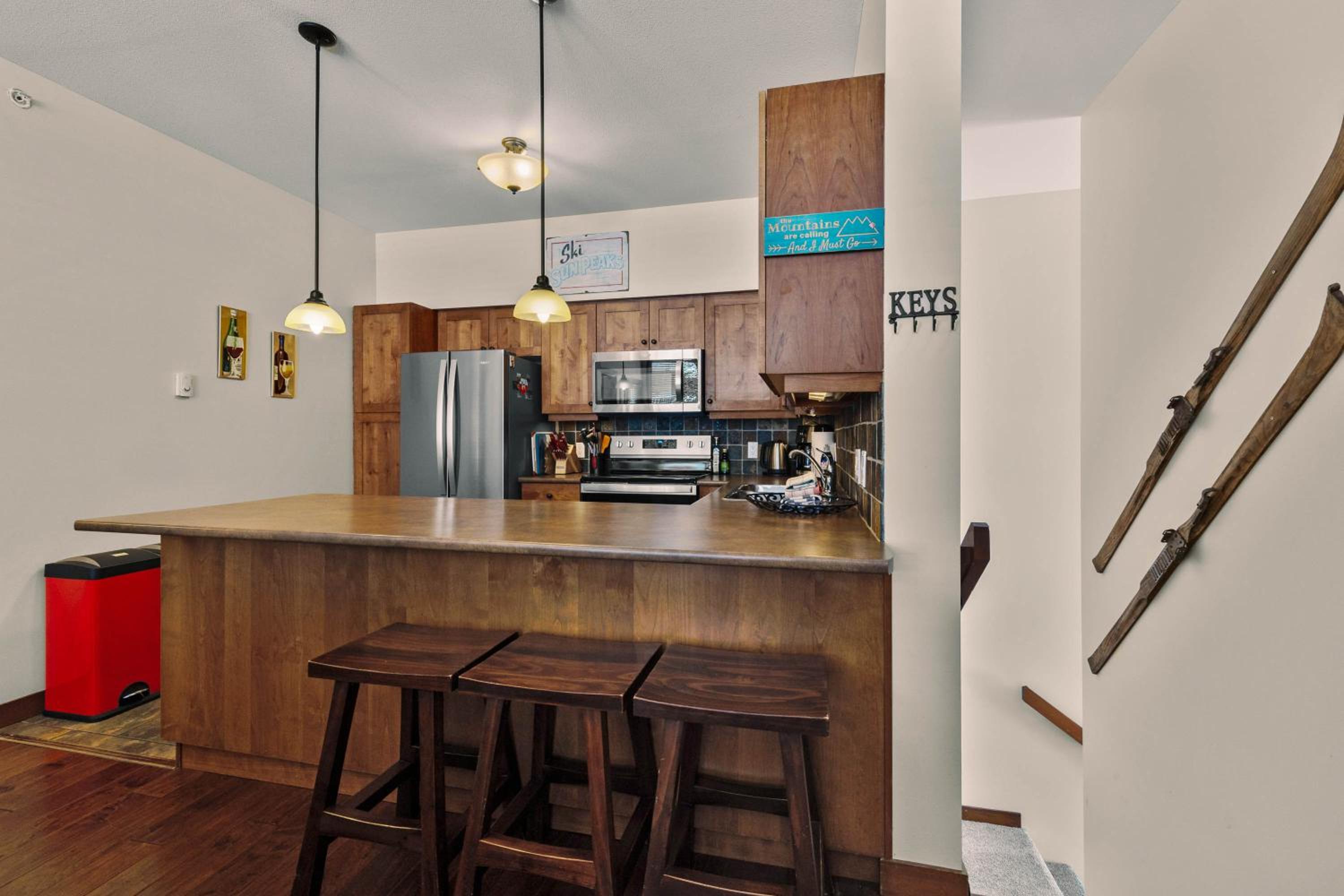 Settler's Crossing #56 ski-in ski-out condo with private hot tub