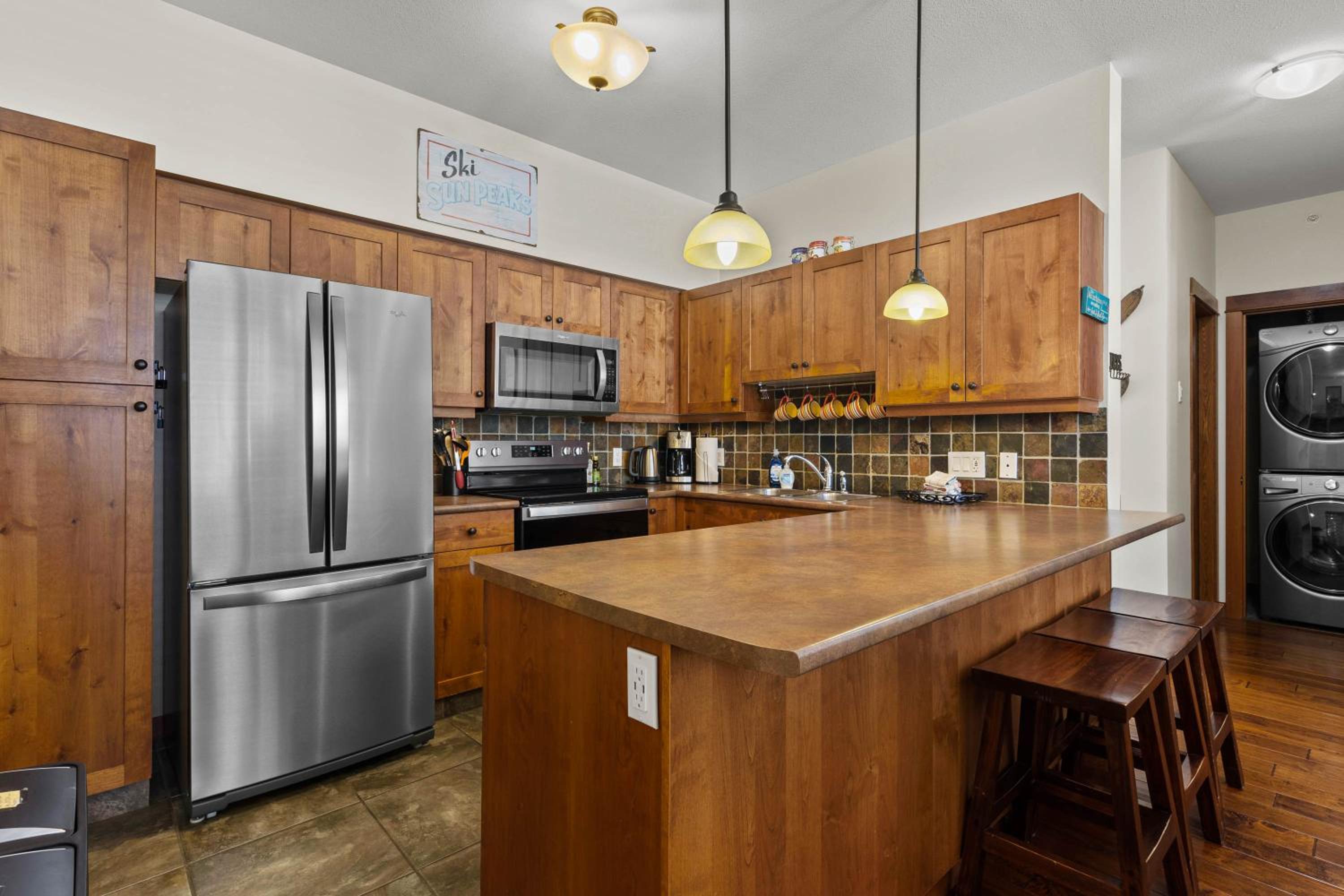 Settler's Crossing #56 ski-in ski-out condo with private hot tub