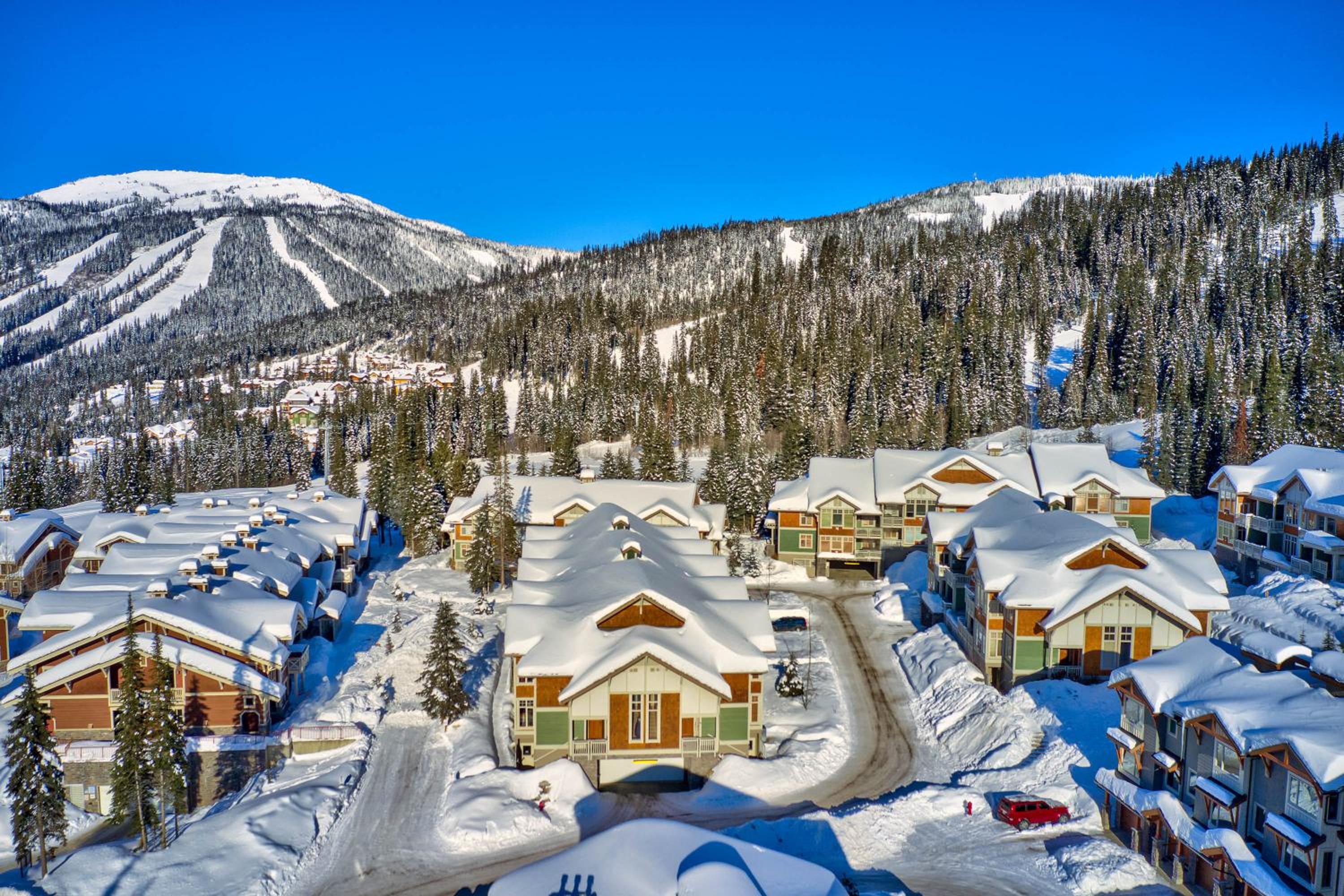 Settler's Crossing #56 ski-in ski-out condo with private hot tub