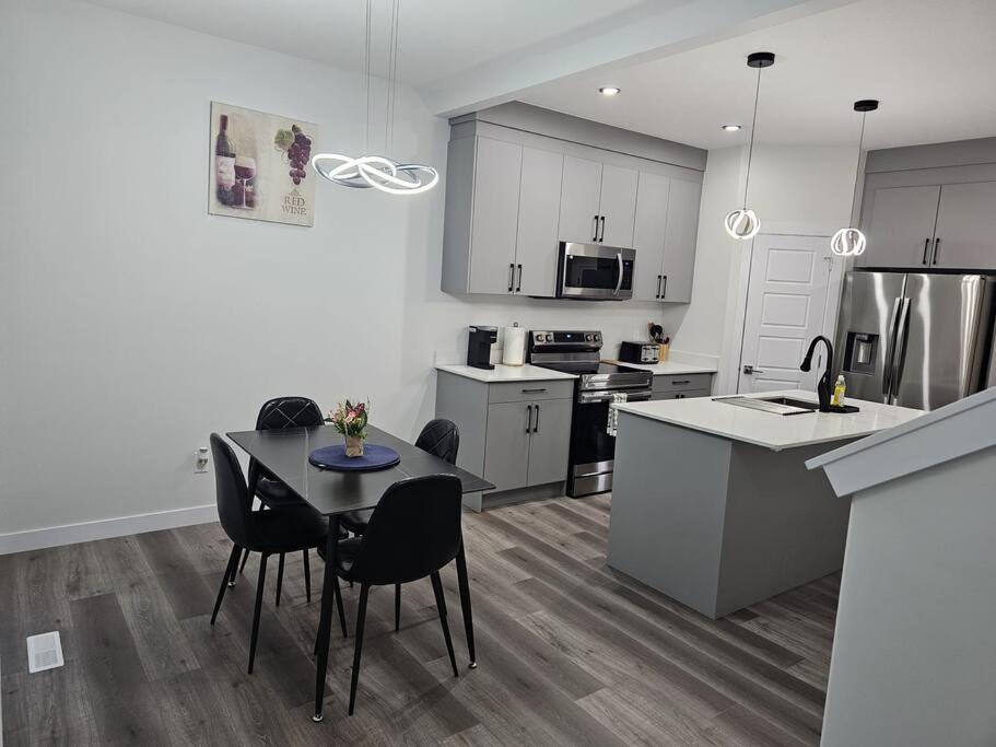Sleek Home in Trendy Community at SW, Edmonton