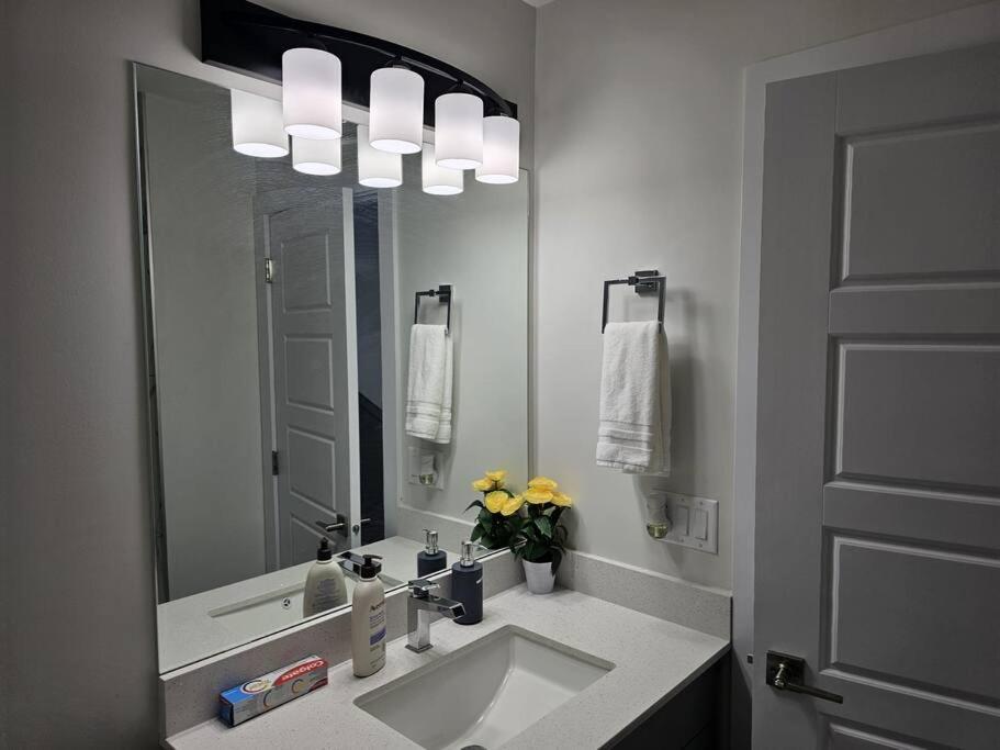 Sleek Home in Trendy Community at SW, Edmonton