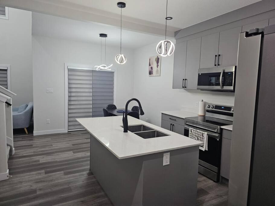 Sleek Home in Trendy Community at SW, Edmonton