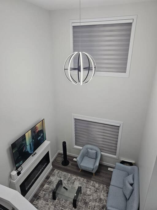 Sleek Home in Trendy Community at SW, Edmonton