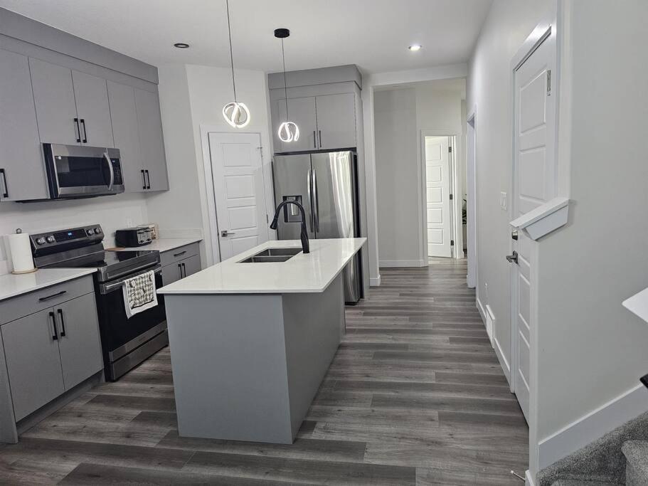 Sleek Home in Trendy Community at SW, Edmonton