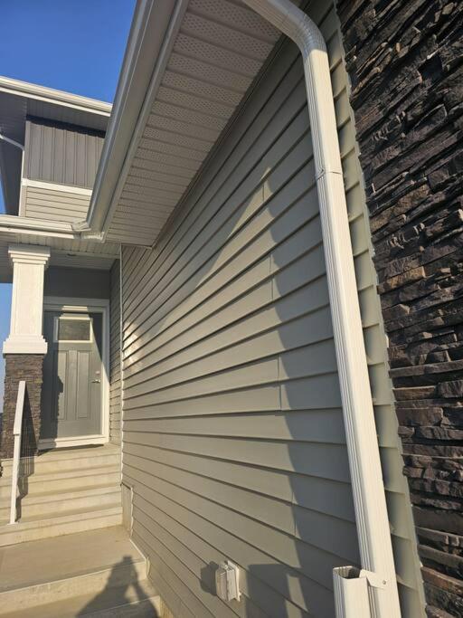 Sleek Home in Trendy Community at SW, Edmonton