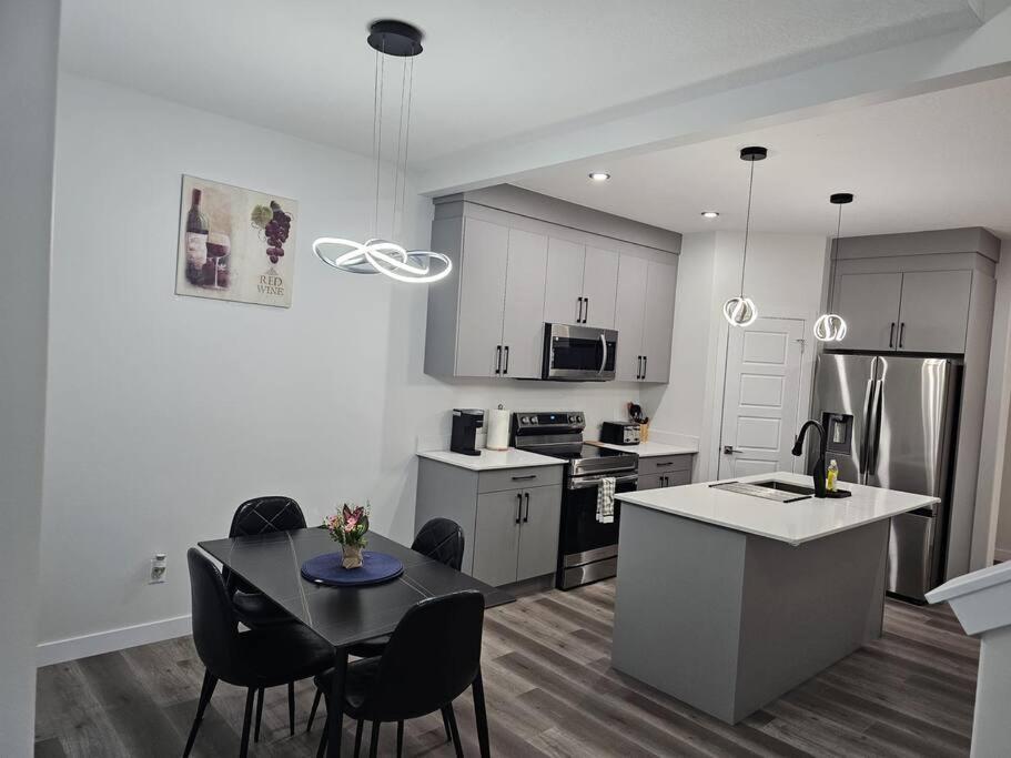 Sleek Home in Trendy Community at SW, Edmonton