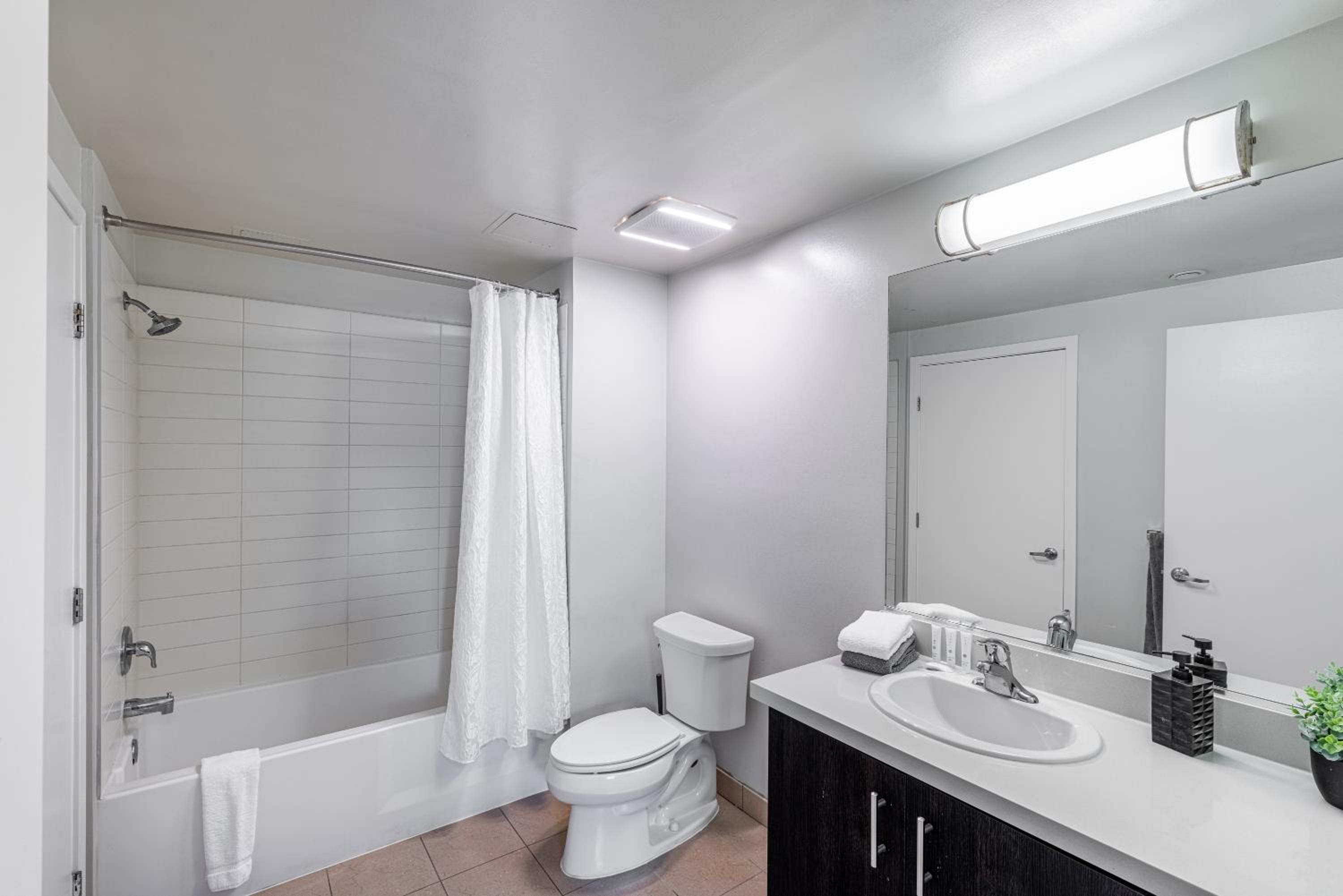 2 Bed 2 Bath X street LA Live, Convention Center, Microsoft Theater