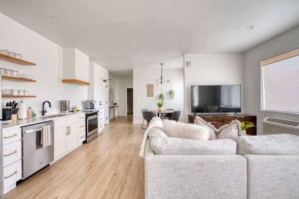 Stay Portland - City Serenity- Stylish 2-Bed Alberta Haven view 3