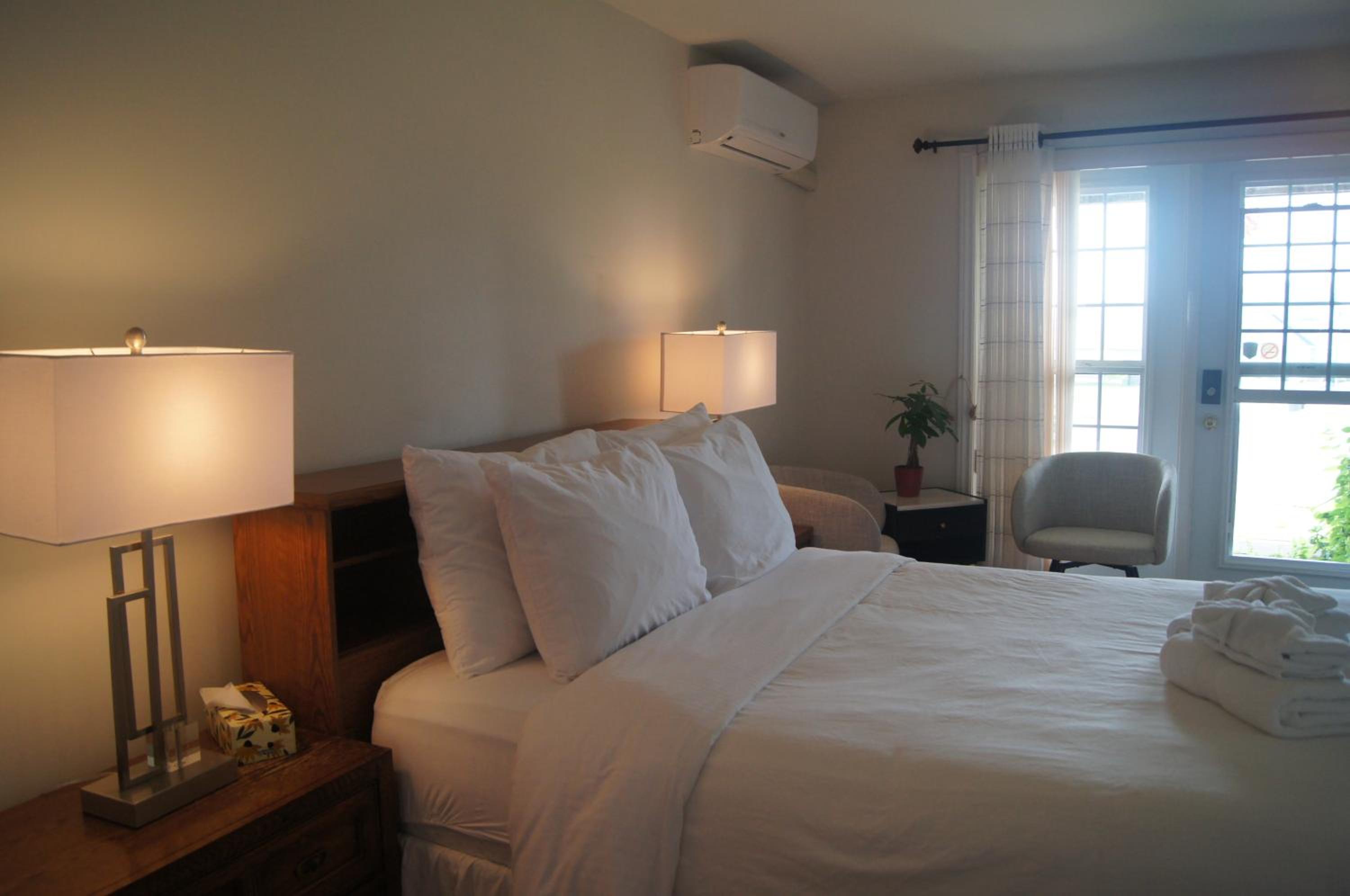 Lee's Ocean Peek B & B