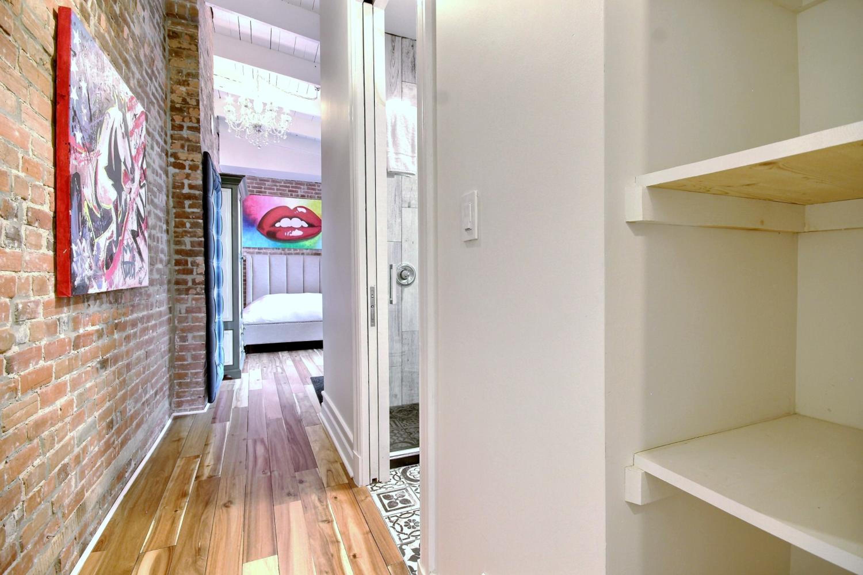 Galeria St Denis in Prime Montreal
