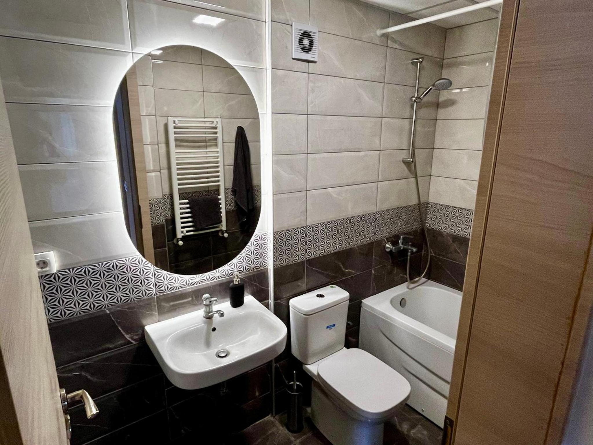 Skopje Modern 2-Bedroom Apartment with Mountain View