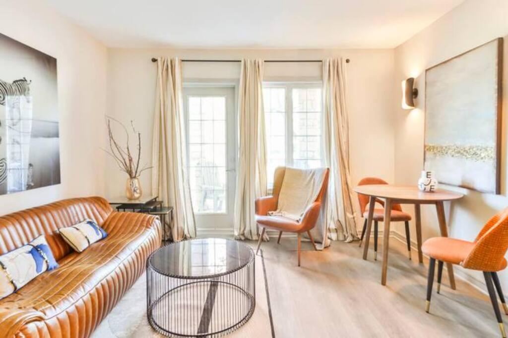 Pristine Suite with Access to Pool and Gym!