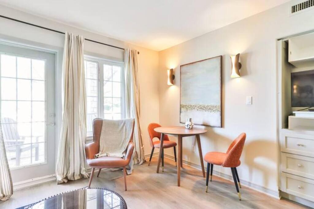 Pristine Suite with Access to Pool and Gym!