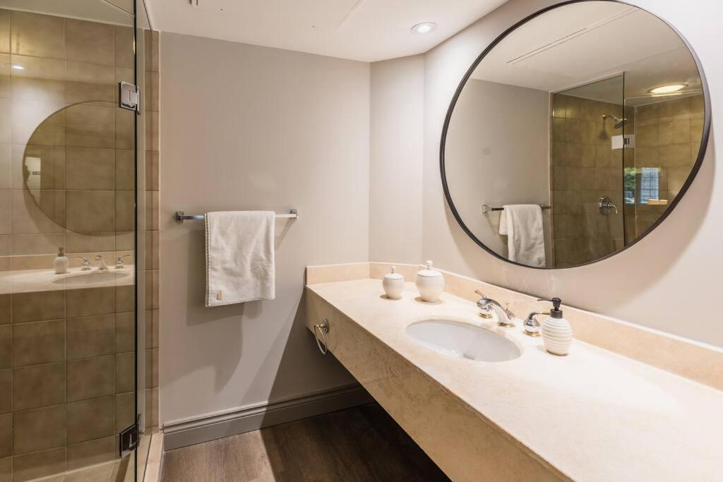 Pristine Suite with Access to Pool and Gym!