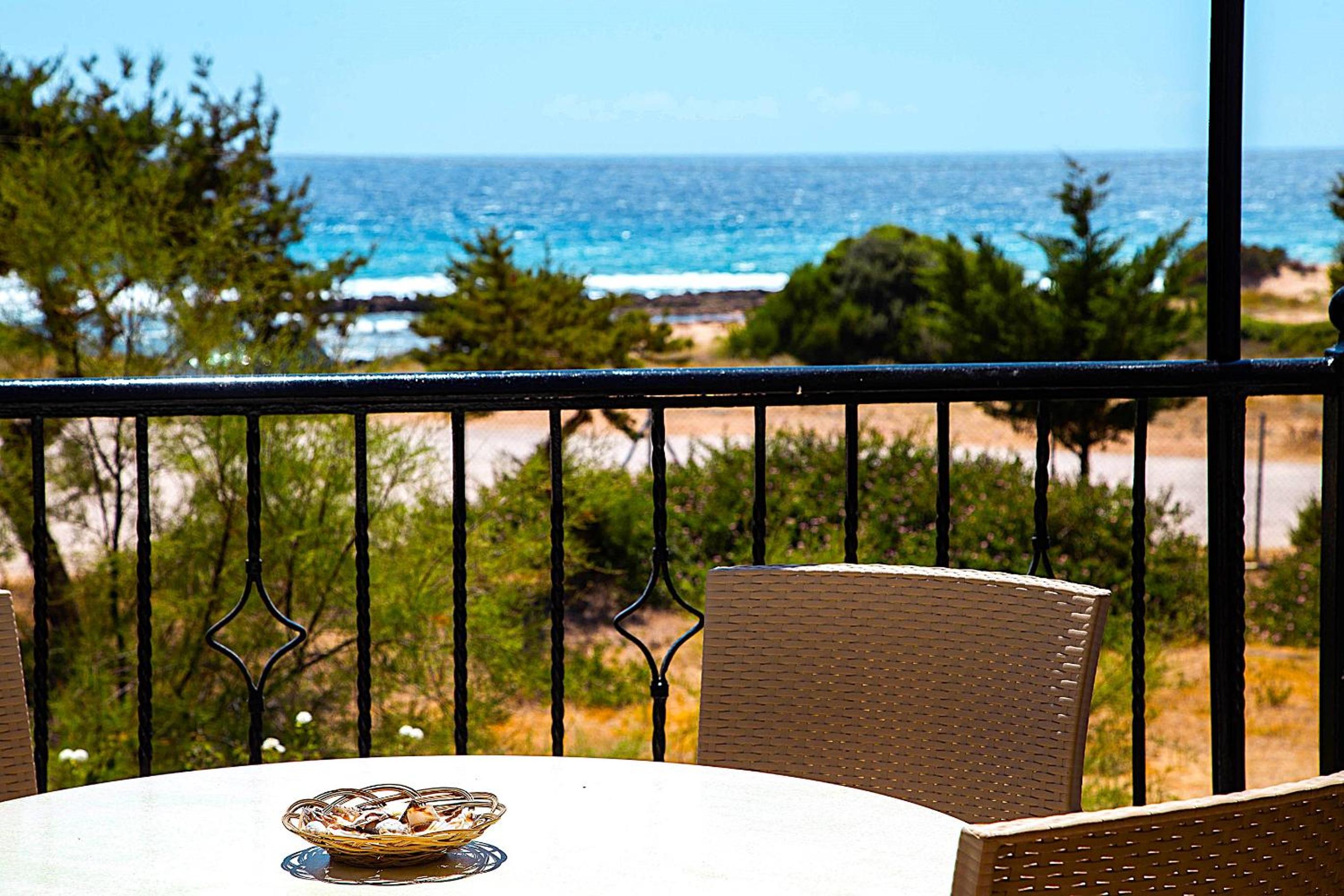Romanos Beach Villas