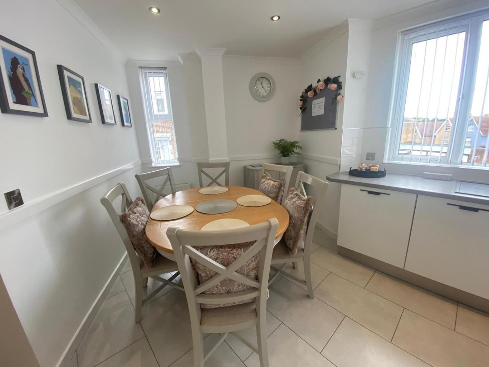 Ramsgate Vacations - Modern town house - Property Image 4