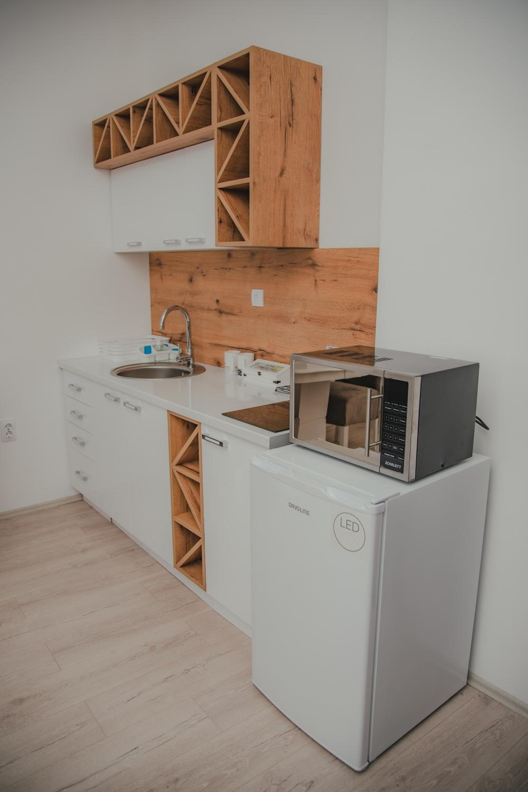 Jes Apartments