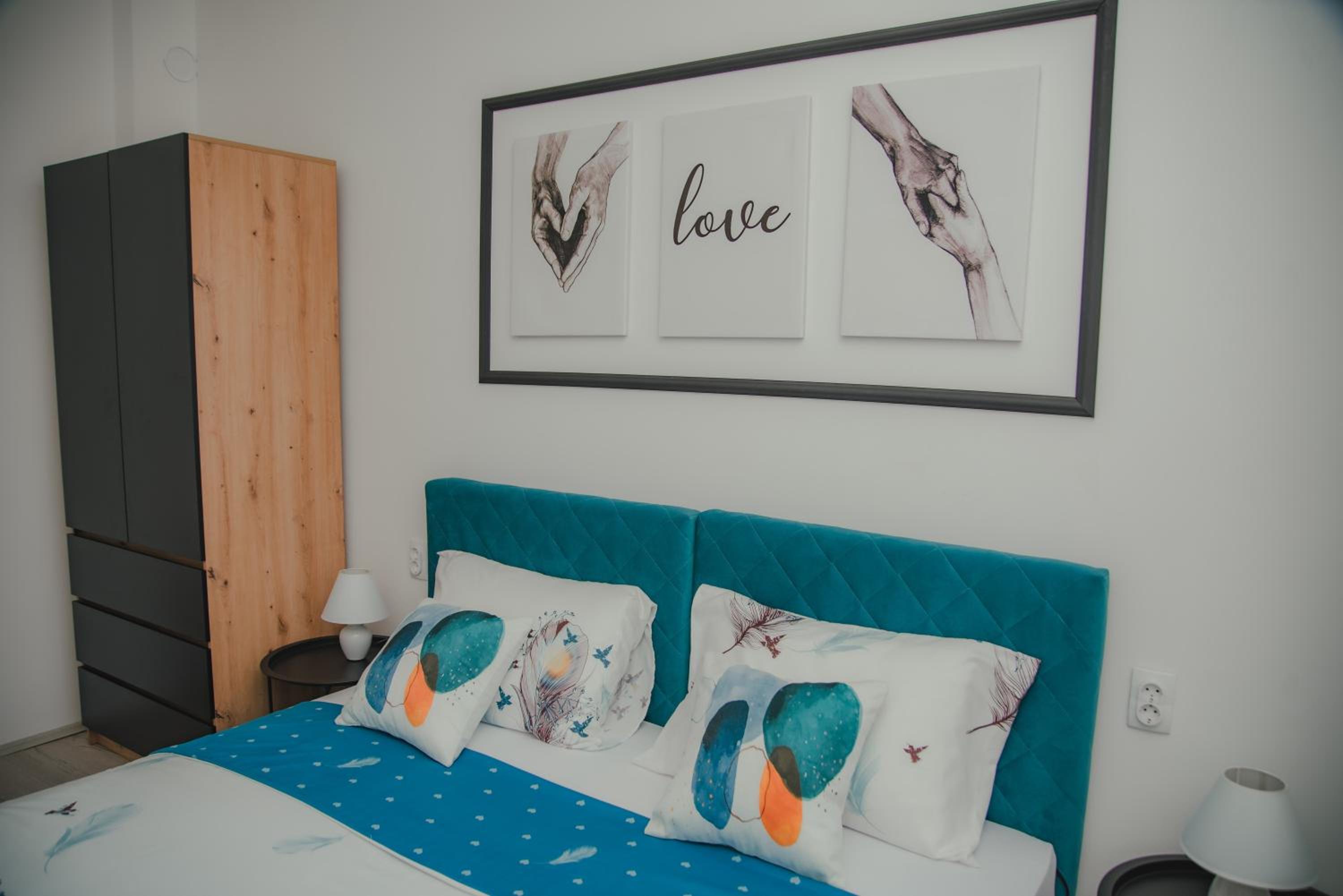 Jes Apartments