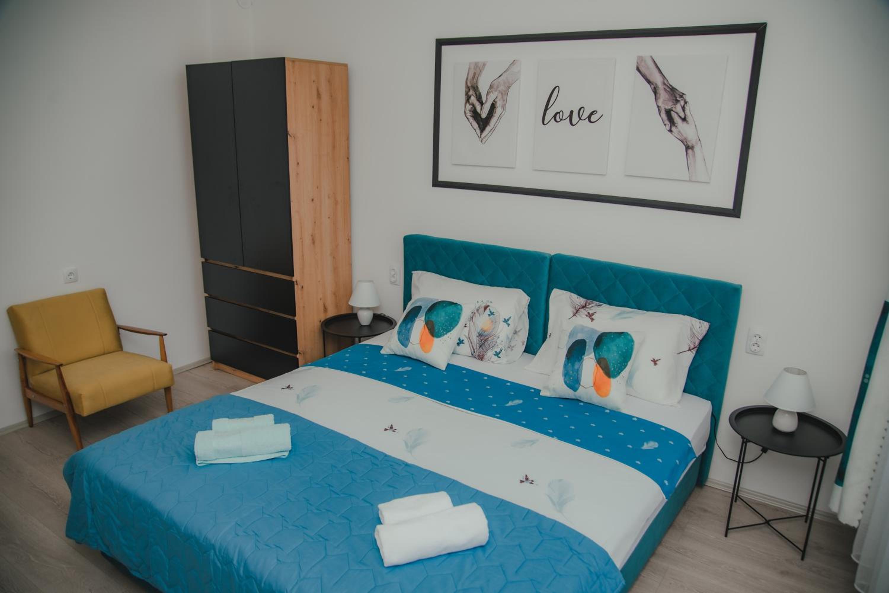 Jes Apartments