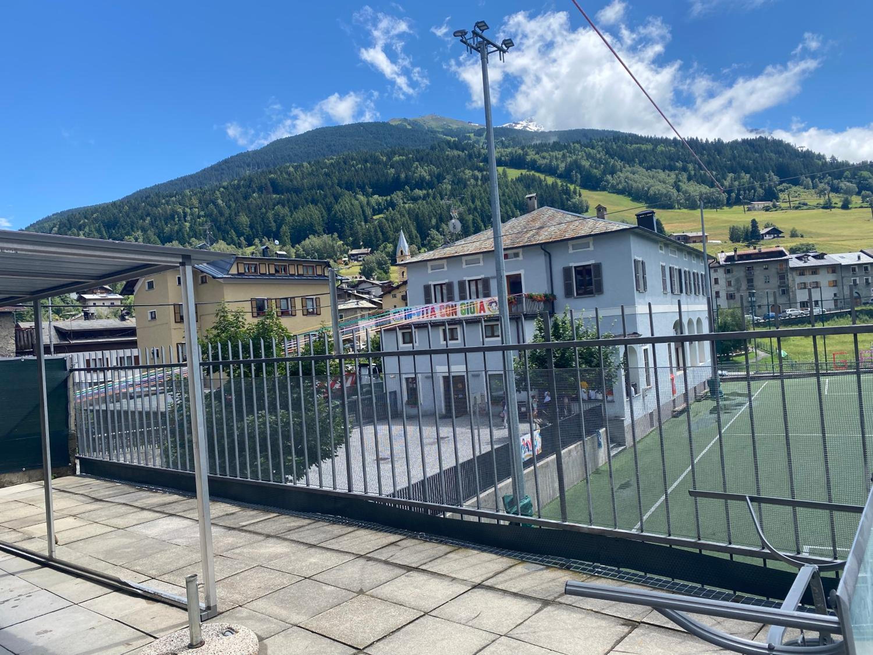Ampio bilocale Bormio centro view 4