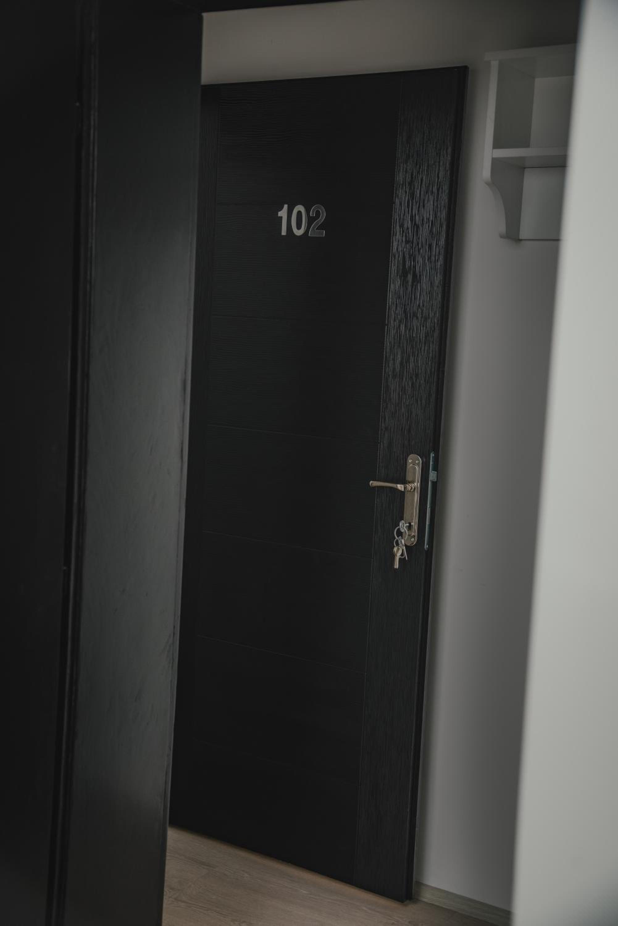 Jes Apartments