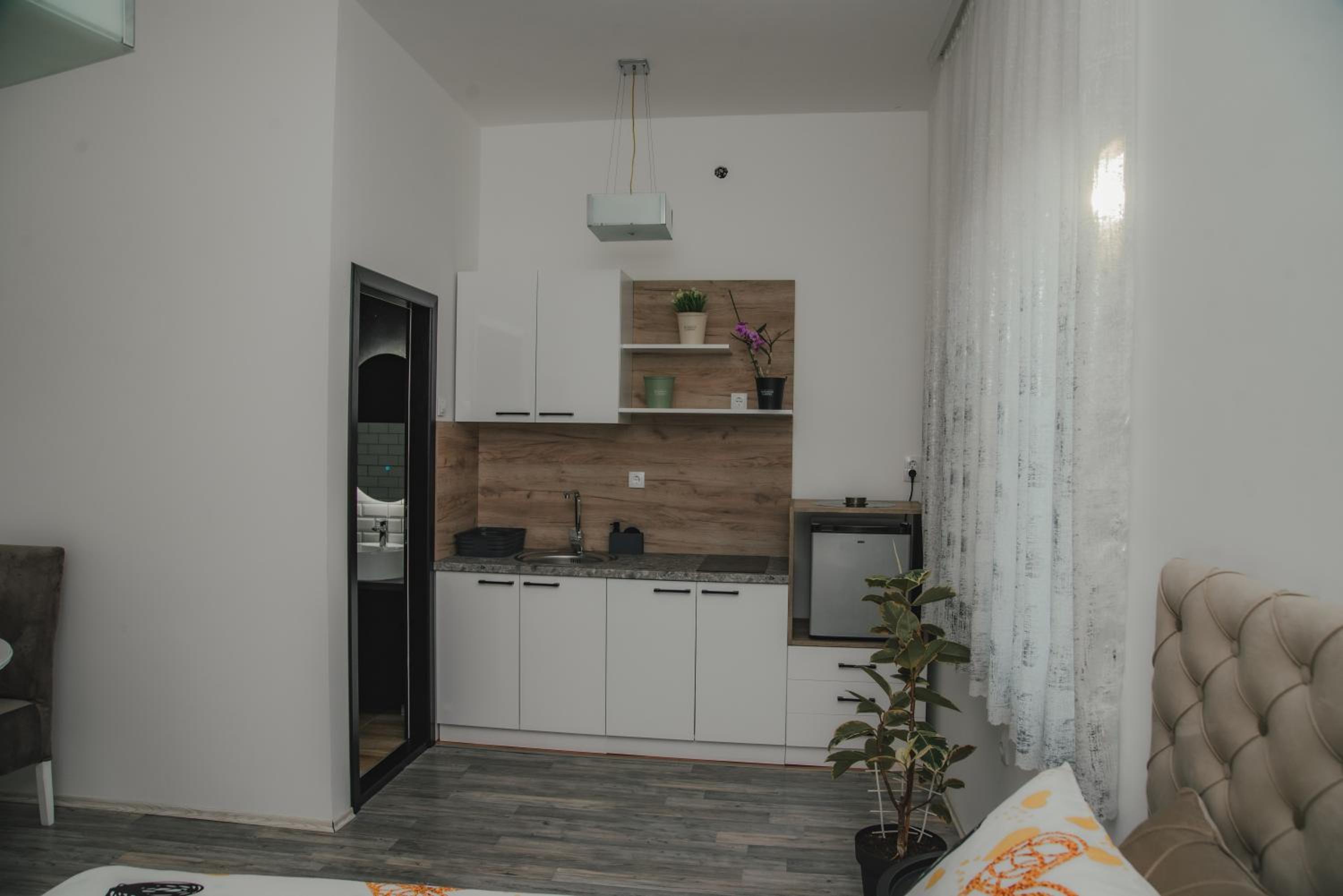 Jes Apartments