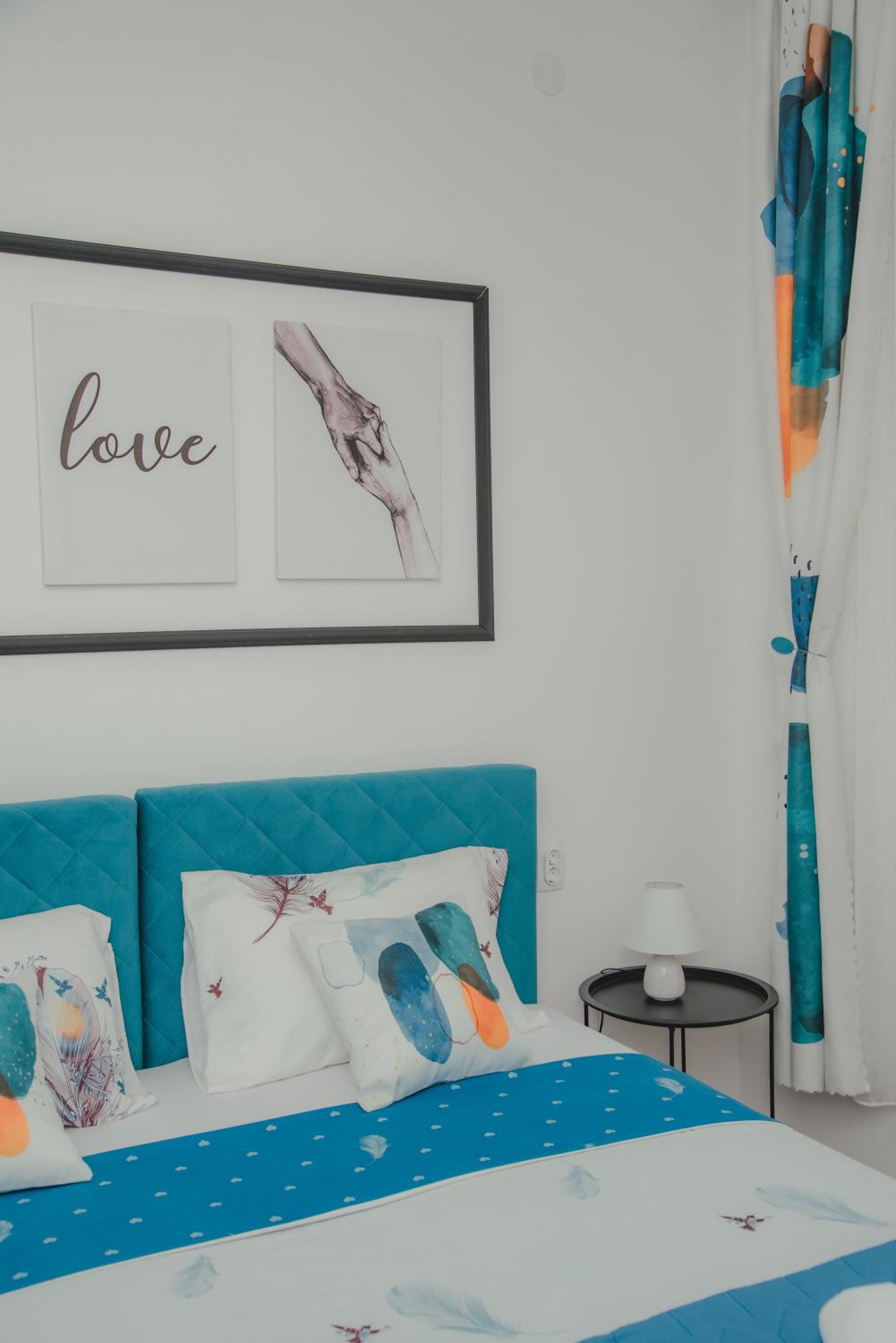 Jes Apartments