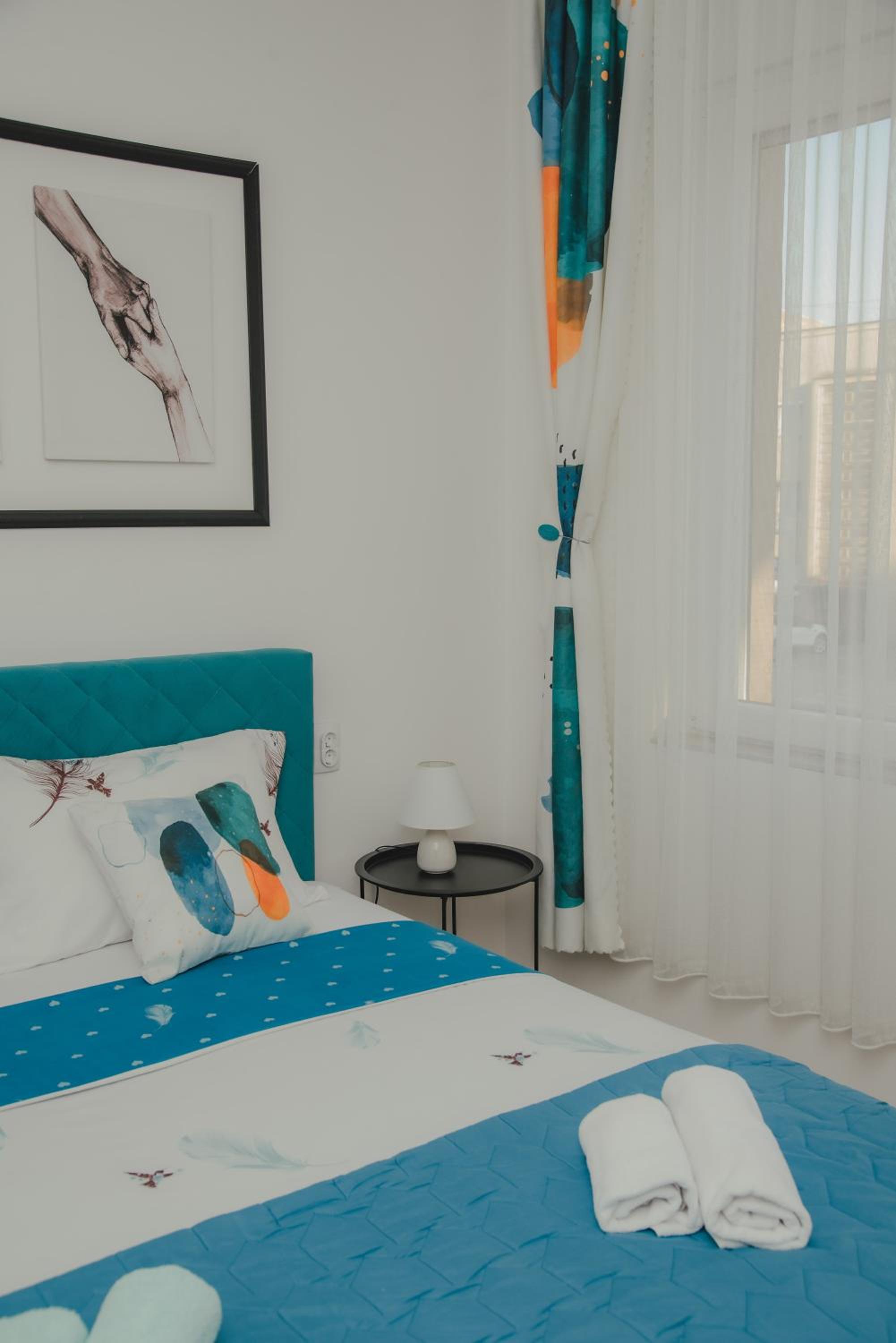 Jes Apartments