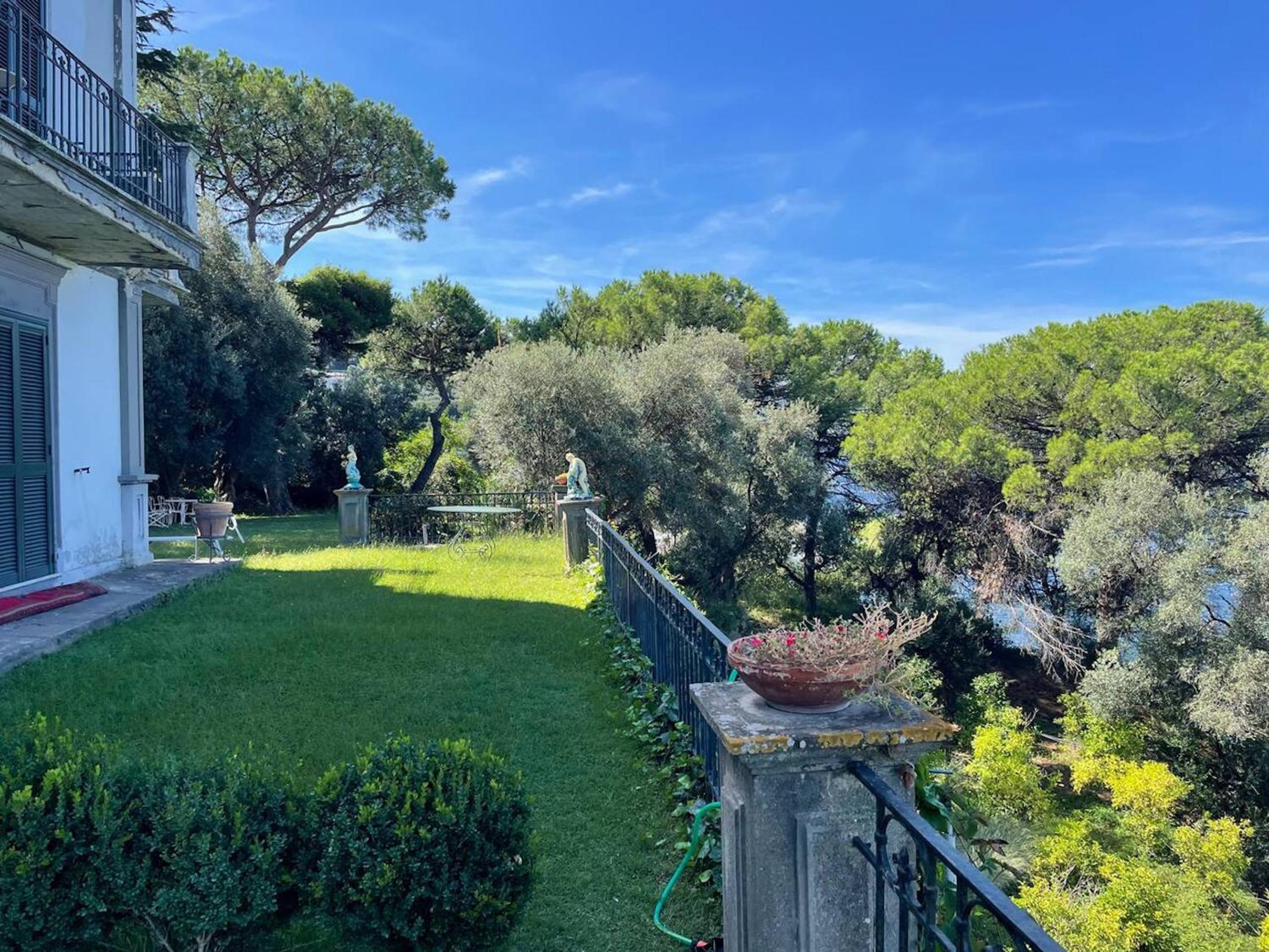 Spacious apartment with sea view in Massa Lubrense photo 4