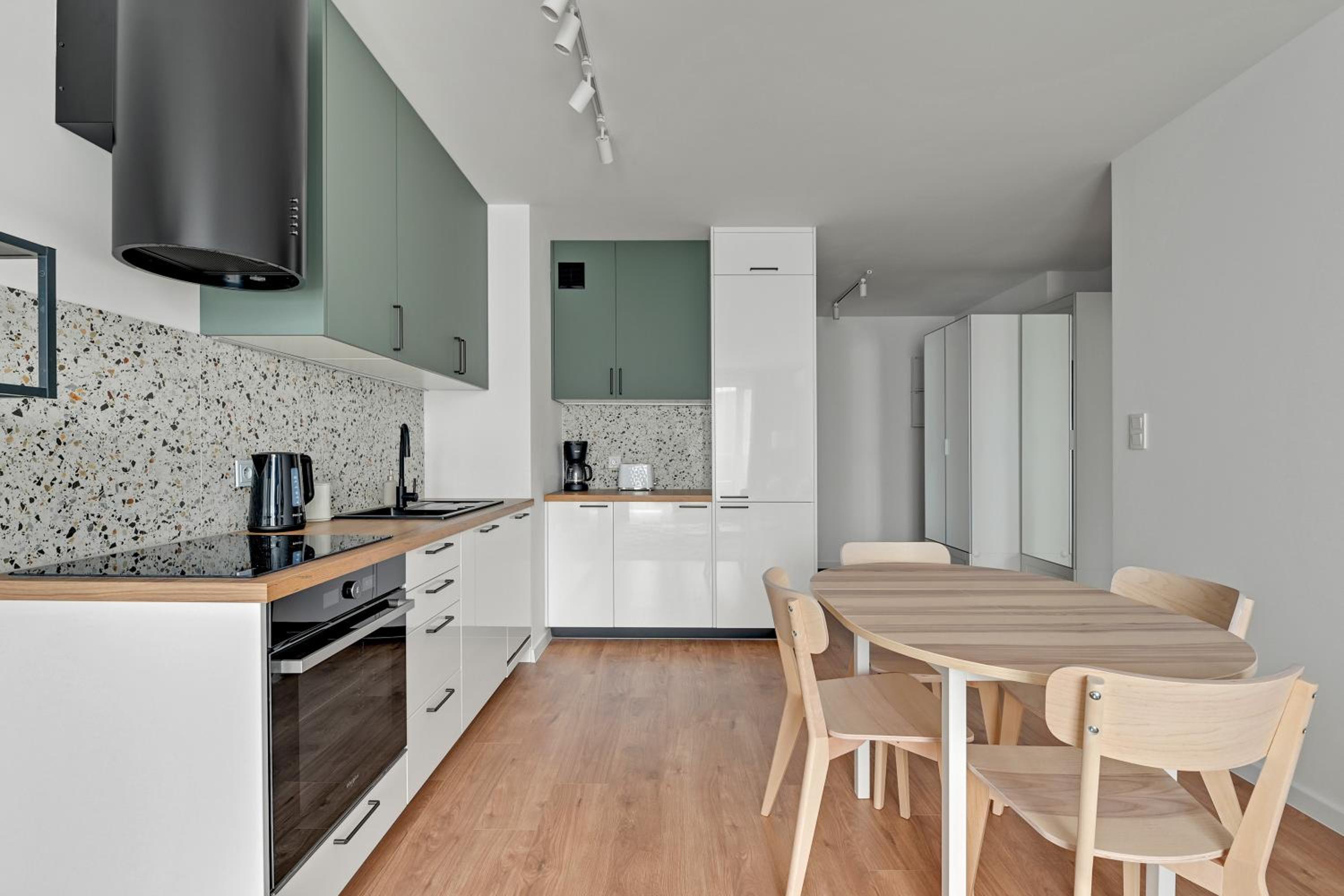 Baltic Seaside Letnica Apartments with Parking by Lion Apartments