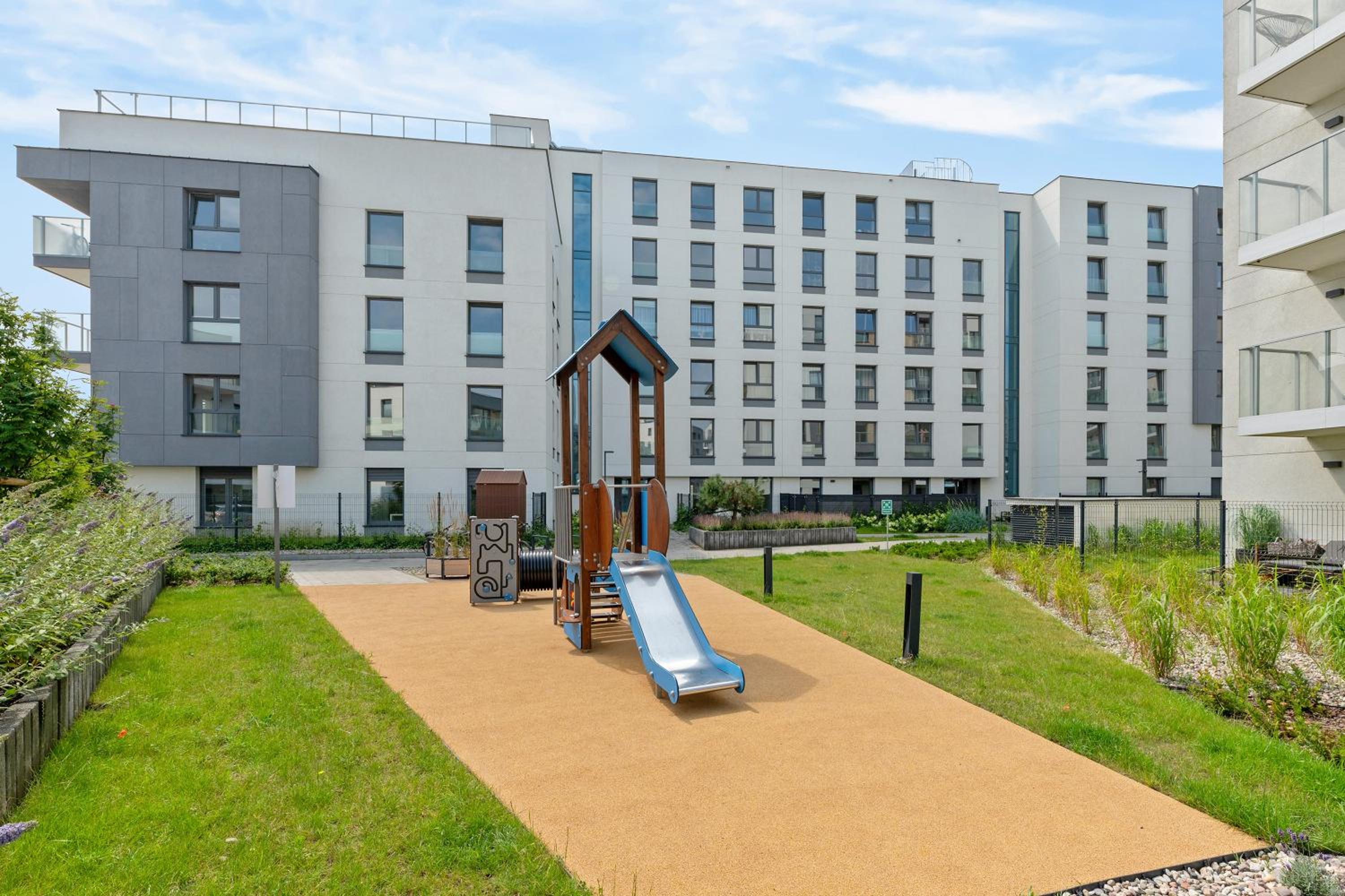 Baltic Seaside Letnica Apartments with Parking by Lion Apartments