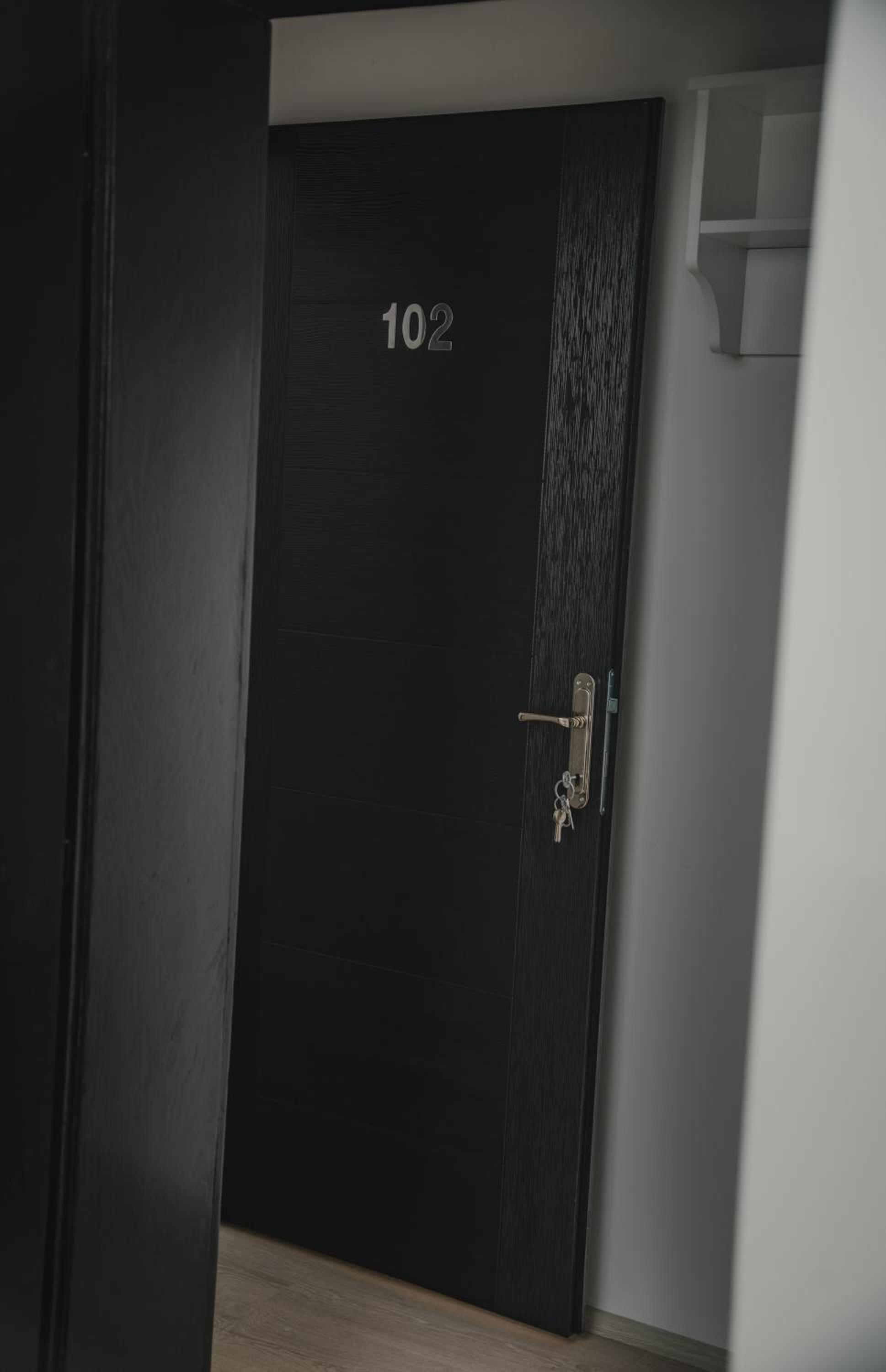 Jes Apartments