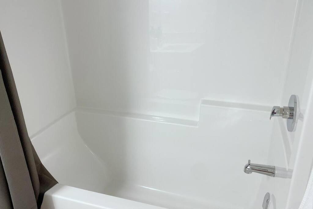 2bedrooms, 1bath, two beds, new basement in Mahogany