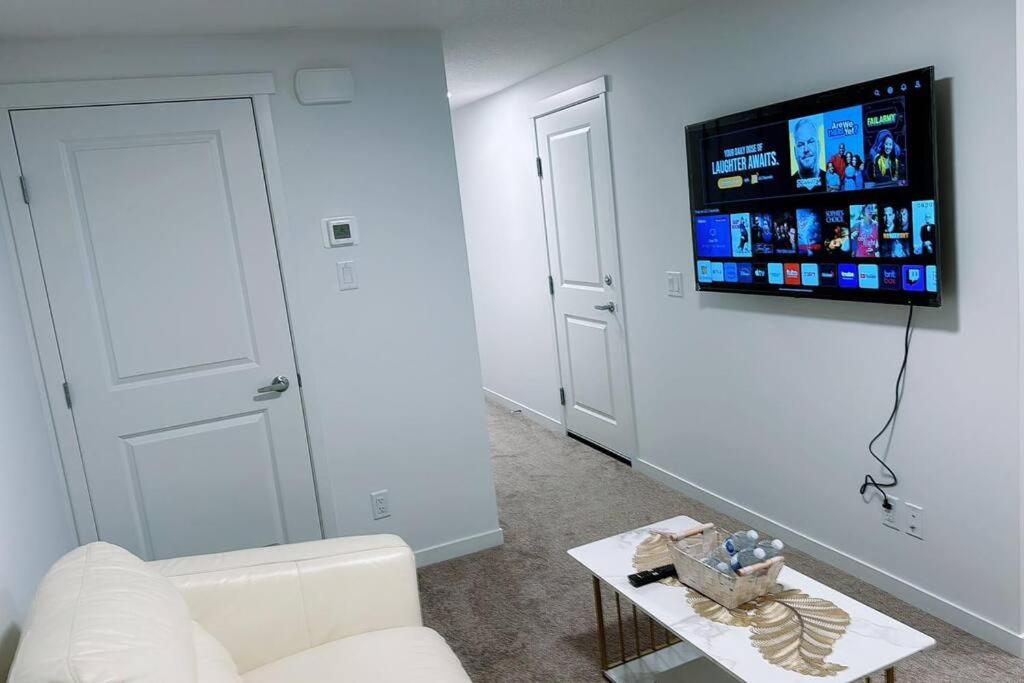 2bedrooms, 1bath, two beds, new basement in Mahogany