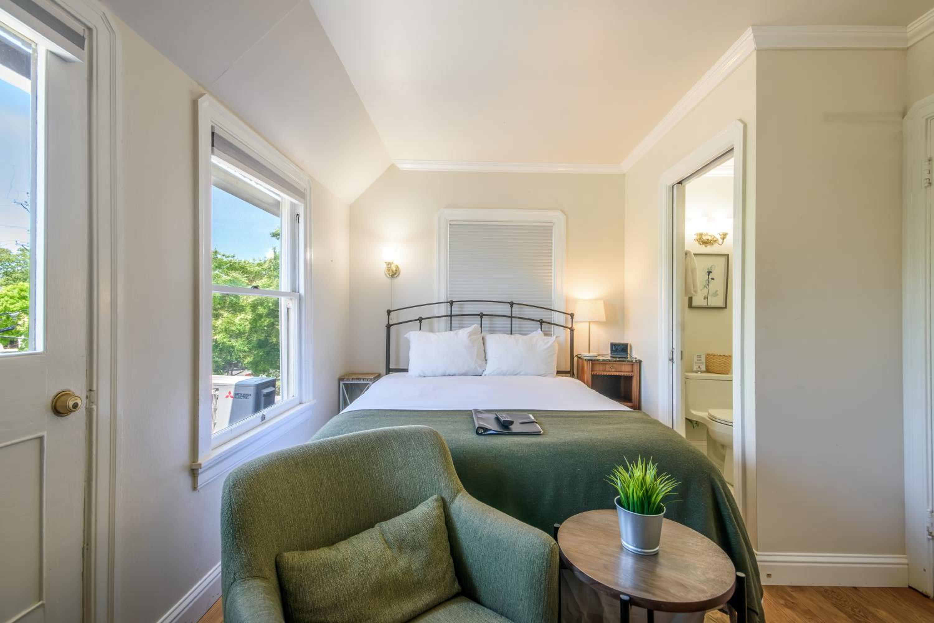 Maui Vacations - Cedar Gables Inn - Property Image 36