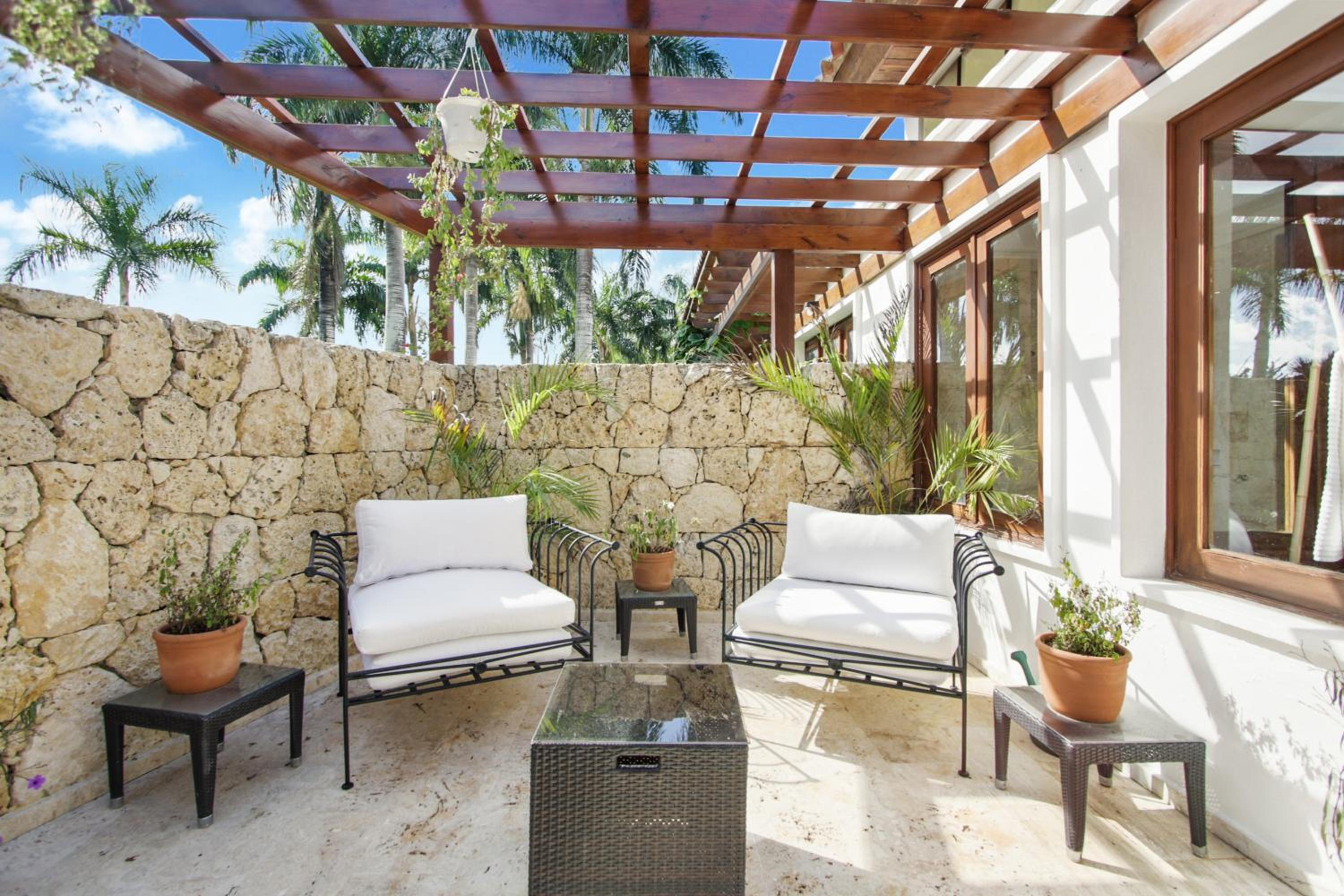 Gorgeous villa at Casa de Campo - with large pool, cook, maid and 2 golf carts view 5