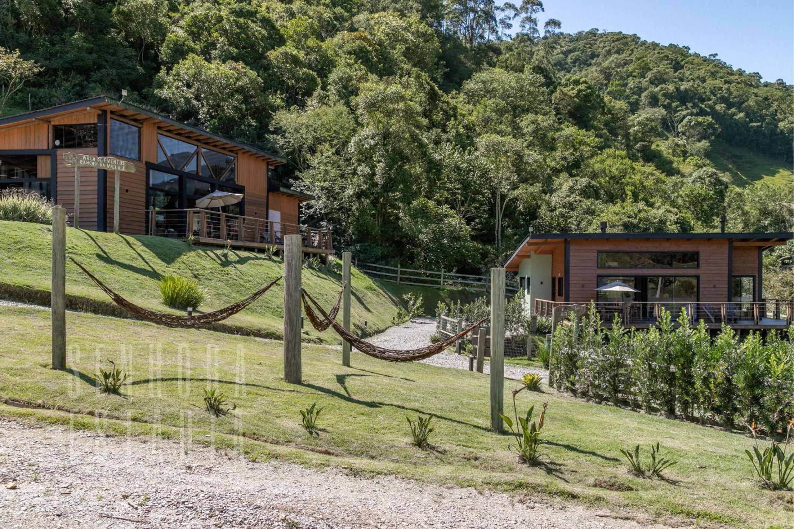 Lakeside Cabin - Villas Mornas: Nature, Jacuzzi