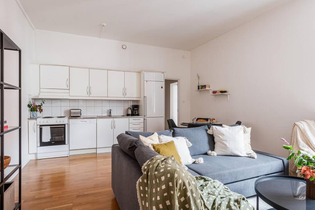 Large Central Gothenburg 2bd Apt