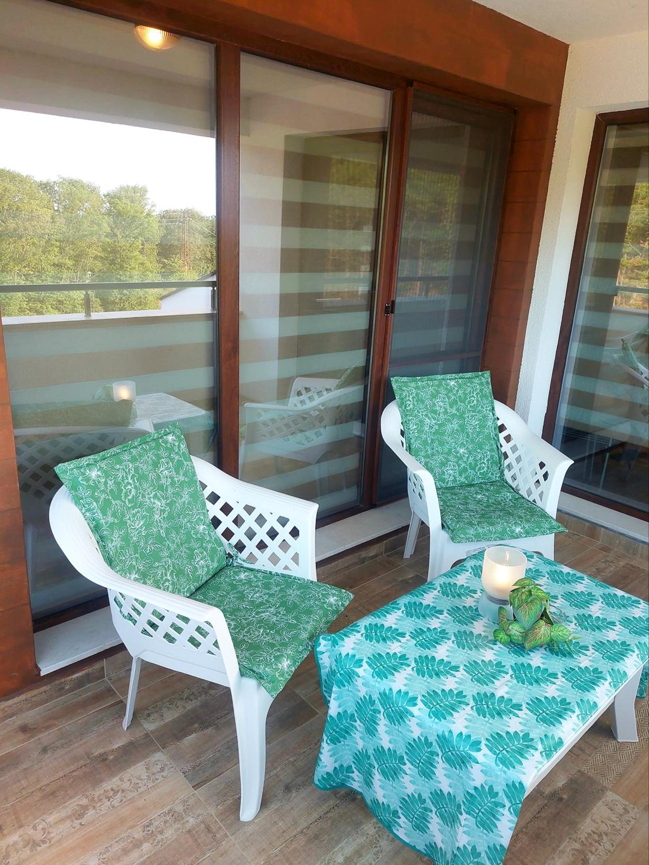Forest View Apartment