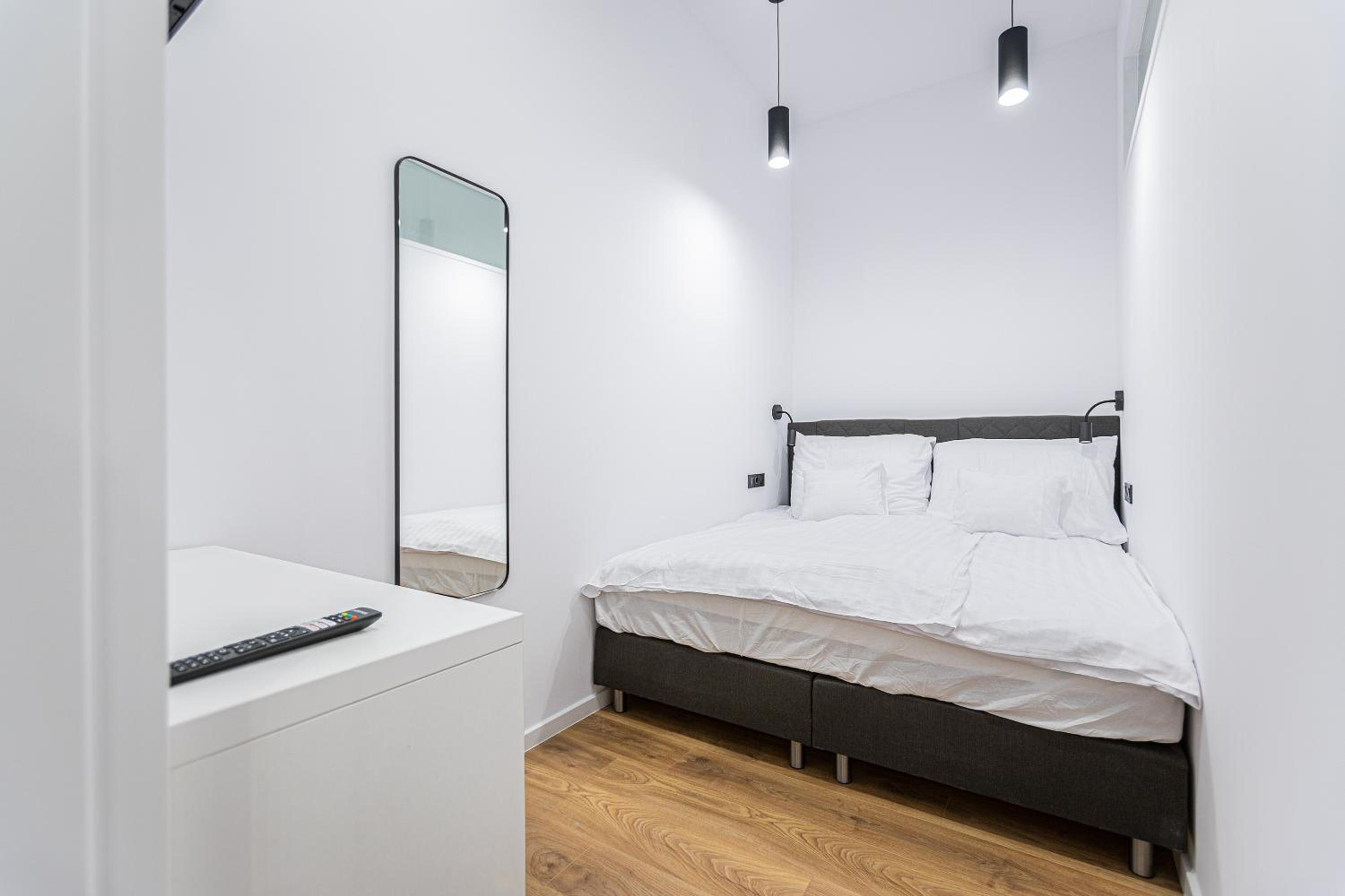 Deluxe4 Apartment with 2 ROOMS next to the Synagogue FREE AIR CONDITIONER, SAUNA view 5