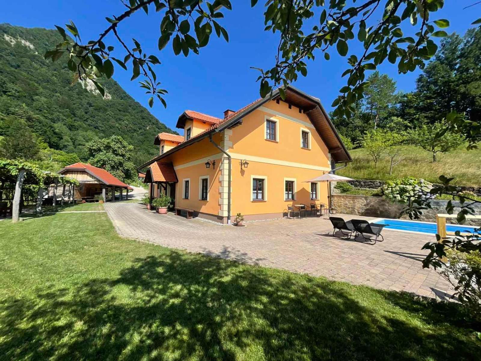 House Donačka Gora view 5