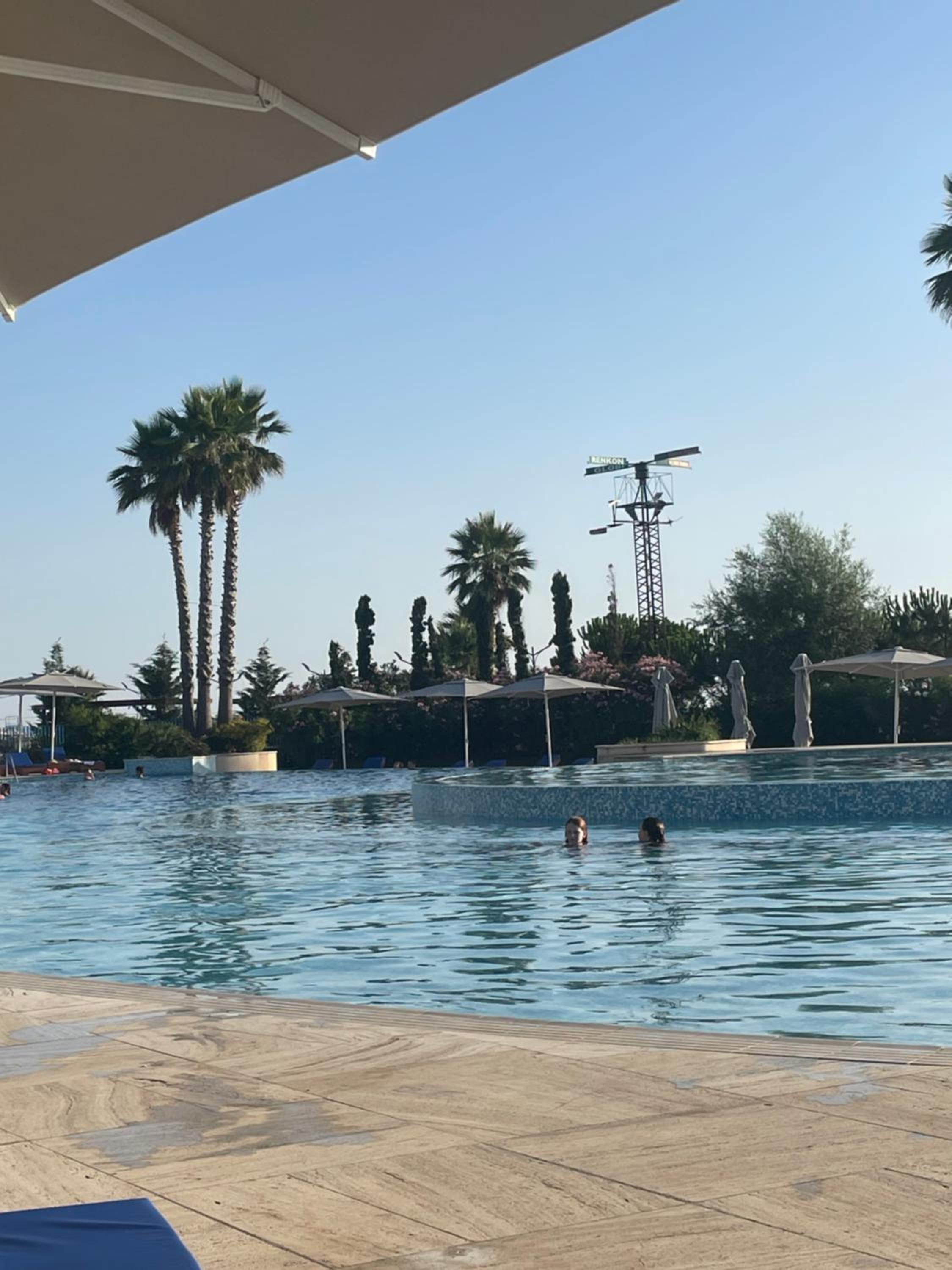 Tale beachfront flat photo 3