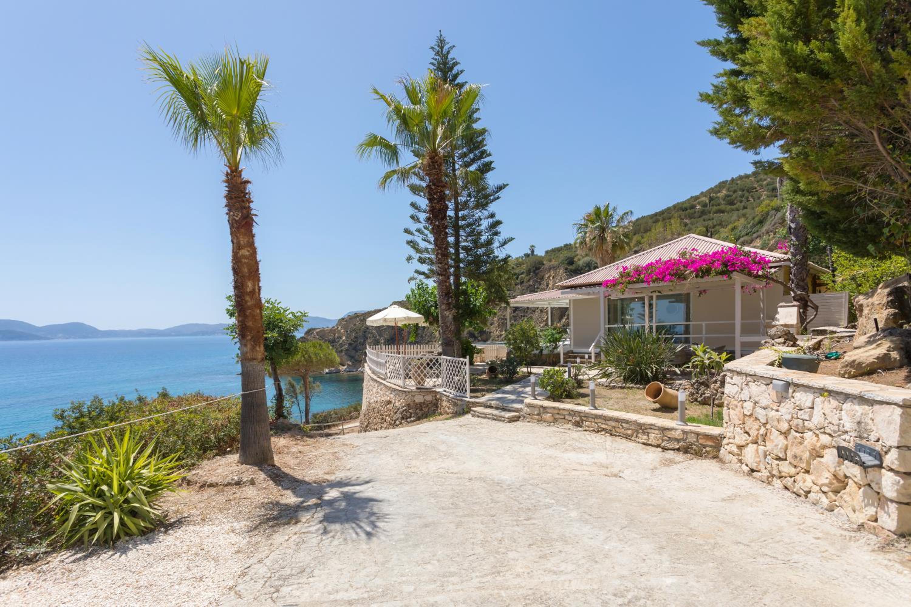 Azzure Vista Seafront Villa