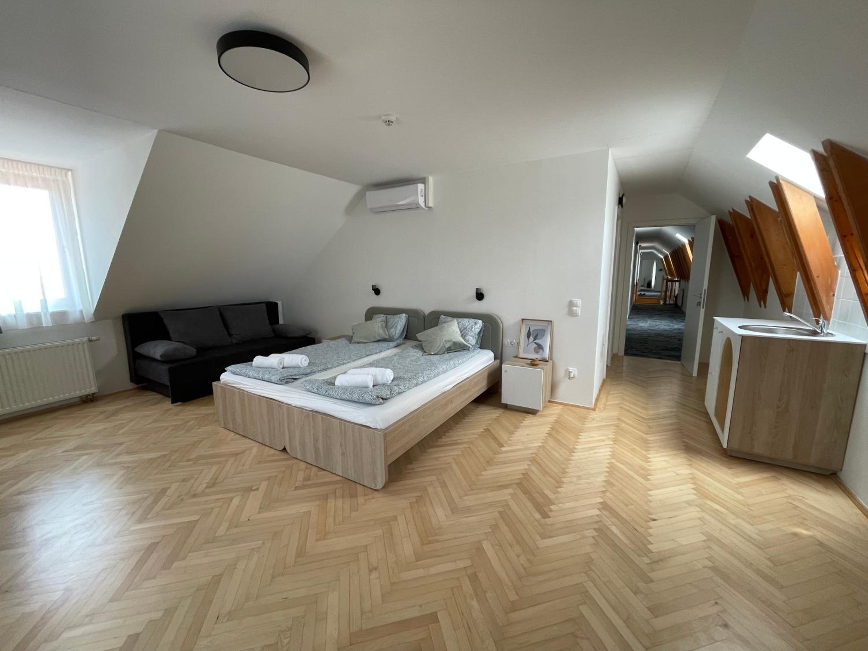 Villa Chardonnay Etyek view 5